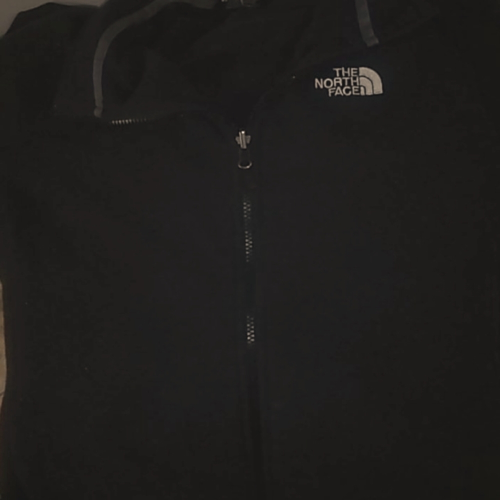 Black size Medium lightly used North Face fleece